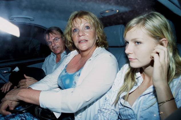 The Man Who Sued God premiere SAM NEILL, KIRSTEN DUNST & Mum The Man Who Sued God Film Premiere at Warner Village West end in car London Great Britain Copyright: xAdamxHoughton CapitalxPicturesx