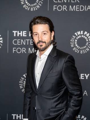 Entertainment Themen der Woche KW22 Entertainment Bilder des Tages May 30, 2025, Beverly Hills, California, USA: Diego Luna arrives on the red carpet of Evening with Andor event at the Writers Guild Theatre, 135 S. Doheny Drive, Beverly Hills, CA on Friday, May 30, 2025. Beverly Hills USA - ZUMAt169 20250530_zep_t169_009 Copyright: xConnorxTerryx