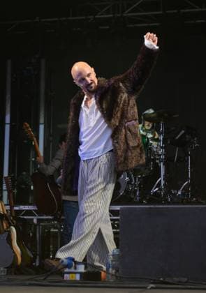 Wychwood Music Festival 2025 Saturday Tim Booth and his band James headline at Wychwood Music Festival 2025 Saturday, Credit:Jules Annan Avalon  Copyright: xJulesxAnnanx xAvalonx 1005809244