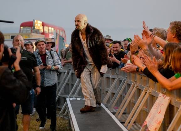 Wychwood Music Festival 2025 Saturday Tim Booth and his band James headline at Wychwood Music Festival 2025 Saturday, Credit:Jules Annan Avalon  Copyright: xJulesxAnnanx xAvalonx 1005809842