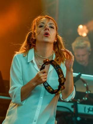 Wychwood Music Festival 2025 Saturday Tim Booth and his band James headline at Wychwood Music Festival 2025 Saturday, Credit:Jules Annan Avalon  Copyright: xJulesxAnnanx xAvalonx 1005813918
