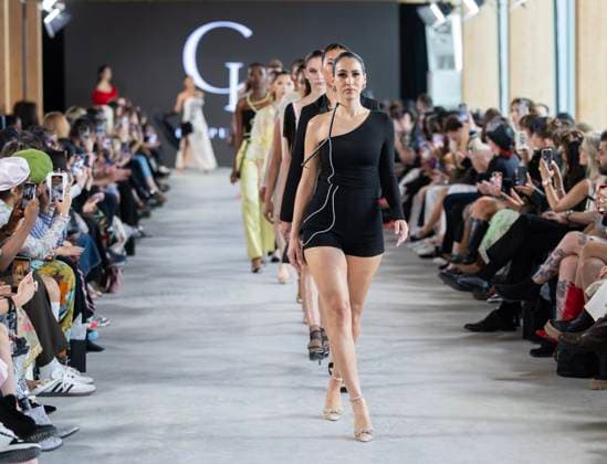 (250601) -- TORONTO, June 1, 2025 -- Models present creations at the 2025 Fashion Art Toronto s Fashion Week Spring Summer in Toronto, Canada, on May 31, 2025. The annual fashion show is held here from May 29 to June 1 this year. (Photo by Xinhua) CANADA-TORONTO-FASHION WEEK ZouxZheng 