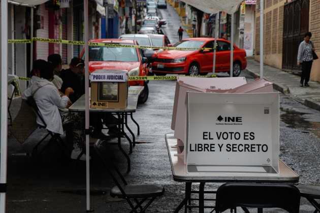 June 1, 2025, Chilpancingo, Guerrero, Mexico: The first elections to elect representatives of the judicial branch (judges and magistrates) are held with little turnout and voters with accordions come to cast their votes, violating electoral law, in Chilpancingo, Guerrero, Mexico. Chilpancingo Mexico - ZUMAj170 20250601_zip_j170_005 Copyright: xDavidxJuarezx