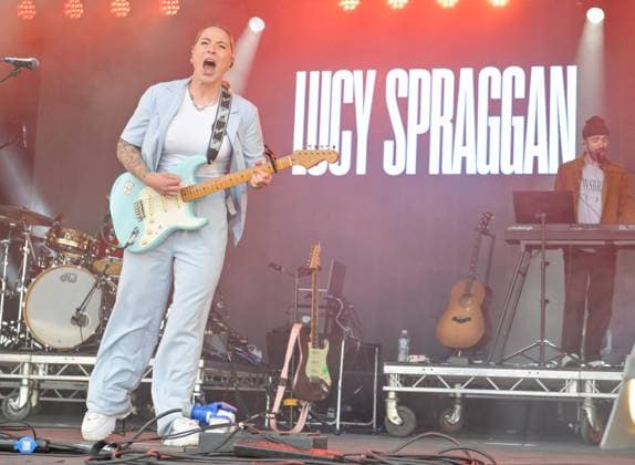 Wychwood Music Festival 2025 Sunday Lucy Spraggan perform at Wychwood Music Festival 2025, Sunday, Credit:Jules Annan Avalon  Copyright: xJulesxAnnanx xAvalonx 1005986811