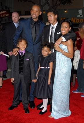 The Pursuit of Happyness Premiere JADEN CHRISTOPHER SYRE SMITH, WILL SMITH, WILLOW SMITH, TREY SMITH & JADA PINKETT SMITH Attends The Pursuit of Happyness Film Premiere held at The Mann Village Theatre in Westwood, Los Angeles, California, USA, December 07, 2006. full length family married husband wife kids blue dress strapless long maxi son sons daughter husband wife black suit tie navy jacket arm around shoulder children CAP DVS Debbie VanStory Los Angeles California United States Copyright: xDebbiexVanStory CapitalxPicturesx