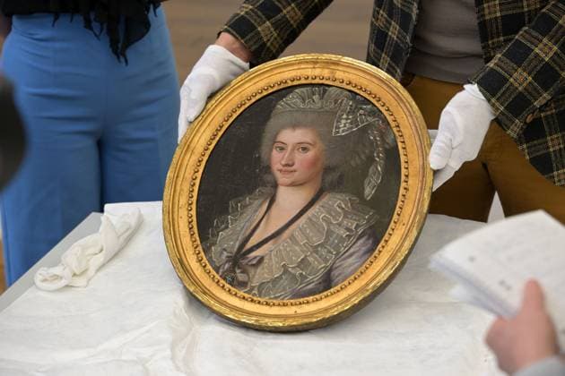 Potsdam Museum erhält historisches Damenporträt Ein Bildnis der Anna Luise von Zollikofer geb. Habeck (1765–1819) aus Potsdam, die Gemahlin des preußischen Generalmajors Friedrich Heinrich Wilhelm von Zollikofer, das am 03.06.2025 an das Potsdam Museum in Potsdam von der Museumsförderung der Fielmann Group AG geschenkt wurde. Potsdam Brandenburg Deutschland