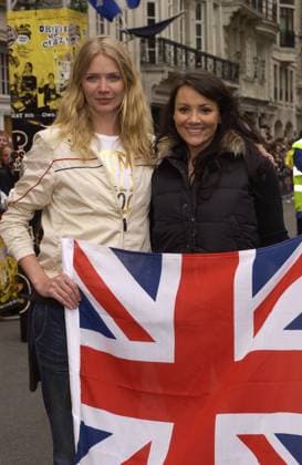 Photocall for the Launch of Gumball Rally 3000 JODIE KIDD & MARTINE McCUTCHEON At the Photocall for the Launch of Gumball Rally 3000, Pall Mall, London, England, April 30th 2006. half length cream beige black jacket union jack flag Ref: CAN Can Nguyen London Great Britain Copyright: xCanxNguyen CapitalxPicturesx