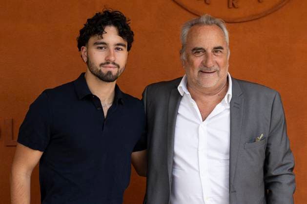 Celebrities in the Village during the French Open Tennis Championships at Roland Garros 2025 Day 9 Antoine Duléry and his son Lucien Duléry in the Village during the French Open Tennis Championships at Roland Garros 2025 Day 9 , on June 3rd, 2025 in Paris Moreau Jacovides Bestimage Celebrities in the Village during the French Open Tennis Championships at Roland Garros 2025 Day 9 , on June 3rd, 2025 in Paris Paris France  Copyright: xJACOVIDES-MOREAUx xBESTIMAGExJACOVIDES-MOREAUx xBESTIMAGEx