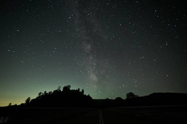 News Themen der Woche KW23 News Bilder des Tages Northern Lights in Napa Valley of California NAPA VALLEY, CALIFORNIA - JUNE 3: A view of Milky Way as Northern Lights (aurora borealis) was visible at Lake Berryessa in Napa Valley, California, United States on June 3, 2025. Tayfun Coskun Anadolu California United States. Editorial use only. Please get in touch for any other usage.  Copyright: x2025xAnadoluxTayfunxCoskunx