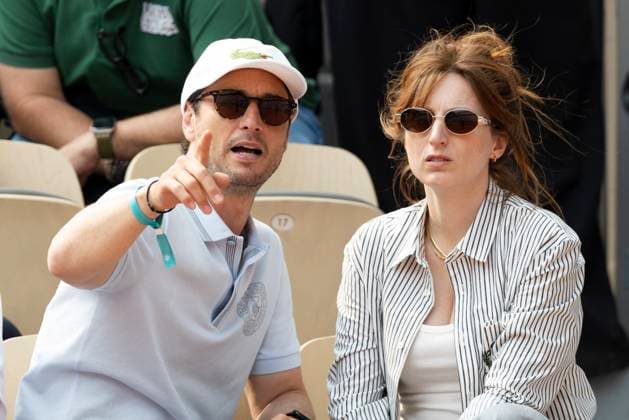 Celebs in the stands during the 2025 French Open Tennis Championships at Roland Garros Alison Wheeler and her partner Jeremie Elkaïm in the stands during the 2025 French Open Tennis Championships at Roland Garros, in Paris, France, on June 3, 2025 Jacovides Moreau Bestimage Celebs in the stands during the 2025 French Open Tennis Championships at Roland Garros, in Paris, France, on June 3, 2025 Jacovides Moreau Bestimage Paris France  Copyright: xJACOVIDES-MOREAUx xBESTIMAGExJACOVIDES-MOREAUx xBESTIMAGEx