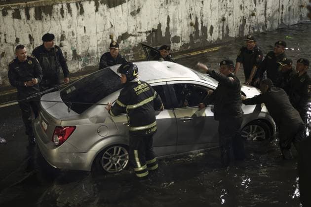Heavy rains cause flooding in Mexico City MEXICO CITY, MEXICO - JUNE 03: Firefighters and policemen perform rescue efforts in a low vehicular bridge of Viaducto due to flooding caused by heavy rains in the eastern part of Mexico City on June 03, 2025. Silvana Flores Anadolu Mexico City Mexico. Editorial use only. Please get in touch for any other usage.  Copyright: x2025xAnadoluxSilvanaxFloresx
