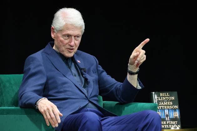 News Bilder des Tages Former U.S. President Bill Clinton attends the presentation of The First Gentleman , his third novel co-written with author James Patterson, at the Lincoln Theater in Washington, United States, 03 June 2025. The First Gentleman : The new novel by Bill Clinton and James Patterson !ACHTUNG: NUR REDAKTIONELLE NUTZUNG!  Copyright: xOctavioxGuzmánx AME3050 20250604-55017028744_1