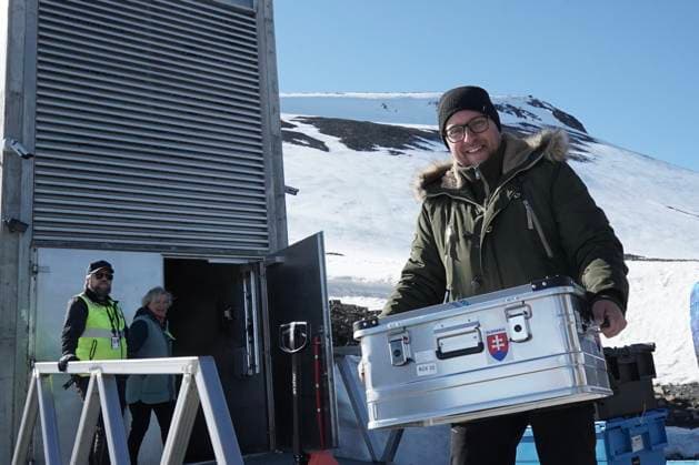 (250604) -- BEIJING, June 4, 2025 -- Staff members transport seed samples into the Svalbard Global Seed Vault in Longyearbyen, Svalbard, Norway, on June 3, 2025. Fourteen gene banks from around the world are depositing more than 11,200 seed samples this week at the Svalbard Global Seed Vault, underscoring the critical role of crop diversity in future food security. ( Handout via Xinhua) XINHUA PHOTOS OF THE DAY CropxTrust 