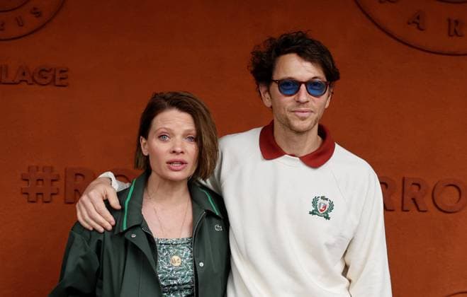 Celebrities in the village during the French Open Tennis Championships at Roland Garros 2025 Mélanie Thierry and her partner singer Raphaël in the village during the French Open Tennis Championships at Roland Garros 2025, in Paris, France, on June 4th, 2025 Jacovides Moreau Bestimage Celebrities in the village during the French Open Tennis Championships at Roland Garros 2025, in Paris, France, on June 4th, 2025 Paris France  Copyright: xJACOVIDES-MOREAUx xBESTIMAGExJACOVIDES-MOREAUx xBESTIMAGEx