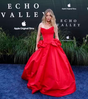 Sydney Sweeney arrives on the red carpet for the Echo Valley New York Premiere at AMC Lincoln Square 13 on June 04, 2025 in New York City.  NYP20250604217 JOHNxANGELILLO