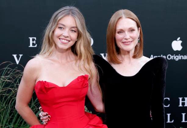 Sydney Sweeney and Julianne Moore arrive on the red carpet for the Echo Valley New York Premiere at AMC Lincoln Square 13 on June 04, 2025 in New York City.  NYP20250604224 JOHNxANGELILLO