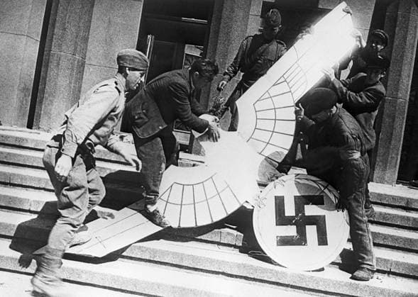 Archivbilder der Woche KW23 The Great Patriotic War of 1941-1945 600524 01.05.1945 The Great Patriotic War of 1941-1945. Berlin. May 1945. Former imperial office. George Lipskerov Sputnik Berlin Germany  Copyright: xGeorgexLipskerovx