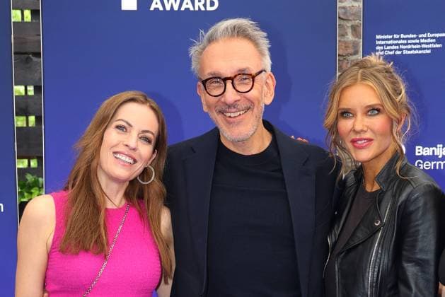 Jule Goelsdorf, Axel Kuehn und Laura Karasek bei der Verleihung von Der Deutsche Entertainment Award am 5.06.2025 im Harbour Club in Koeln Deutscher Entertainment Award 2025 in Koeln