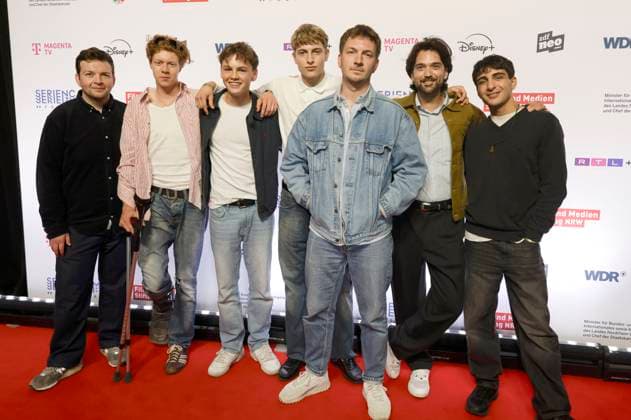 Arkadij Khaet, Arsseni Bultmann, Nico Marischka, Jonathan Kriener, Johannes Kienast, Mickey Paatzsch und Loran Alhasan bei der der Premiere der ZDFneo-Serie Chabos auf dem 11. Seriencamp Festival 2025 im Cinenova Kino. Köln, 05.06.2025