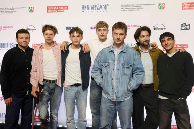 Arkadij Khaet, Arsseni Bultmann, Nico Marischka, Jonathan Kriener, Johannes Kienast, Mickey Paatzsch und Loran Alhasan bei der der Premiere der ZDFneo-Serie Chabos auf dem 11. Seriencamp Festival 2025 im Cinenova Kino. Köln, 05.06.2025