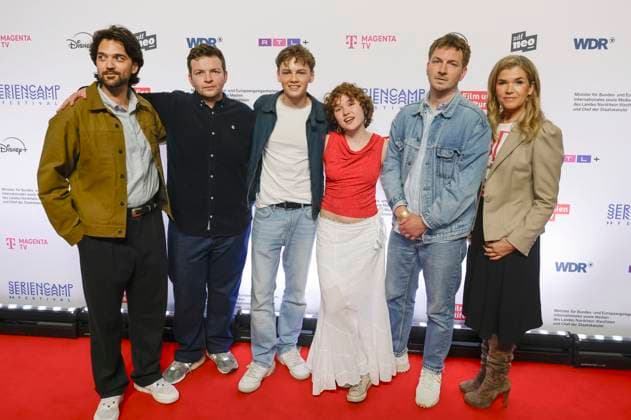 Mickey Paatzsch, Arkadij Khaet, Nico Marischka, Mathilda Smidt, Johannes Kienast und Anke Engelke bei der der Premiere der ZDFneo-Serie Chabos auf dem 11. Seriencamp Festival 2025 im Cinenova Kino. Köln, 05.06.2025