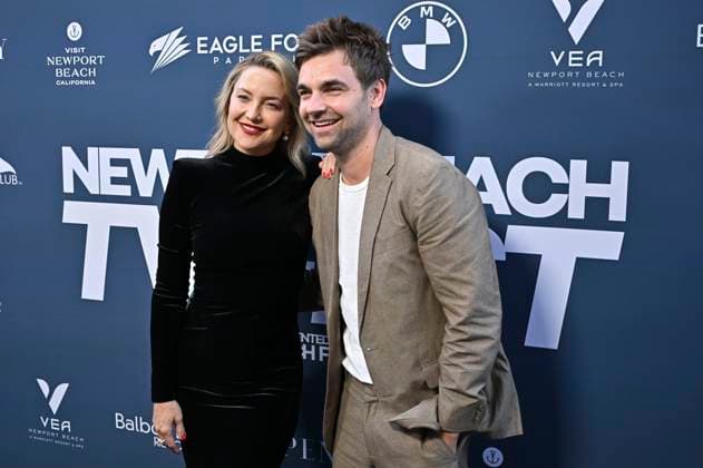 Bilder des Jahres 2025, Entertainment 06 Juni Entertainment Themen der Woche KW23 Kate Hudson und Drew Tarver bei der Verleihung des TV Performance of the Year Awards (Actress) auf dem Newport Beach TV Fest im Lido Theater. Newport Beach, 05.06.2025 *** Kate Hudson and Drew Tarver at the TV Performance of the Year Awards Actress at the Newport Beach TV Fest at the Lido Theater Newport Beach, 05 06 2025 Foto:xD.xStarbuckx xFuturexImagex hudson_5644