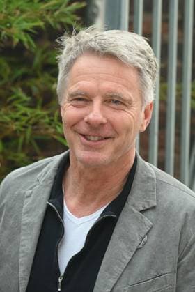 Moderator Jörg Pilawa kommt zur Preisverleihung Deutscher Entertainment Award 2025