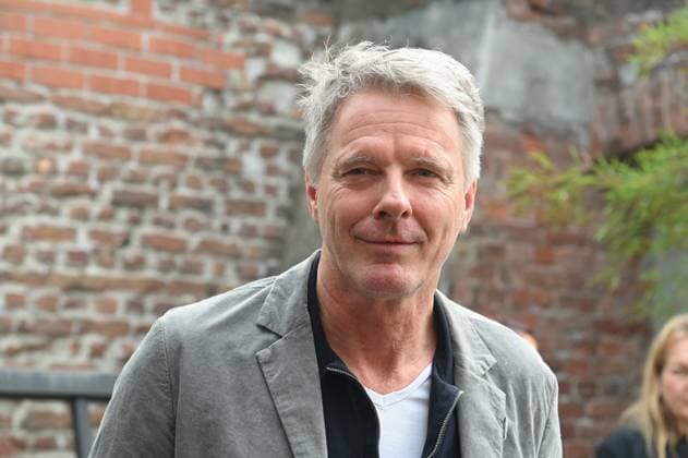 Moderator Jörg Pilawa kommt zur Preisverleihung Deutscher Entertainment Award 2025