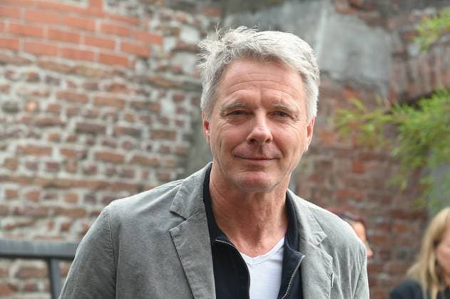 Moderator Jörg Pilawa kommt zur Preisverleihung Deutscher Entertainment Award 2025