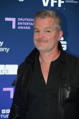 Schauspieler Andre Dietz kommt zur Preisverleihung Deutscher Entertainment Award 2025