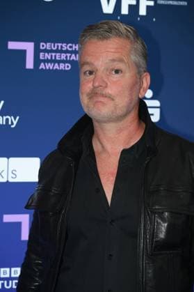 Schauspieler Andre Dietz kommt zur Preisverleihung Deutscher Entertainment Award 2025