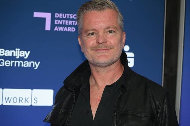 Schauspieler Andre Dietz kommt zur Preisverleihung Deutscher Entertainment Award 2025