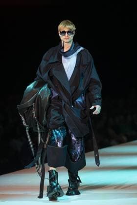 A model presents a creation from Sybrand Jansen during the Show 2025 end of year fashion show showcasing the creations of students from the bachelor s and master s degree of the fashion department of the Royal Academy of Fine Arts - AP Hogeschool, in Antwerp, Friday 06 June 2025.  KRISTOFxVANxACCOM 126333349