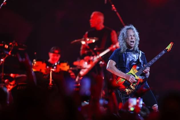 Bilder des Jahres 2025, Entertainment 06 Juni Entertainment Themen der Woche KW23 Entertainment Bilder des Tages June 6, 2025, Tampa, Florida, USA: Lead guitarist Kirk Hammett of Metallica performs during their M72 world tour at Raymond James Stadium on Friday, June 6, 2025 in Tampa. Tampa USA - ZUMAs70_ 20250606_zan_s70_049 Copyright: xLuisxSantanax