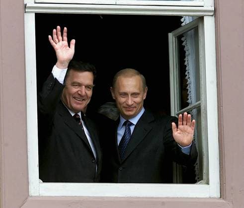 Retro Images of his political life as the German Chancellor GERHARD SCHROEDER & WLADIMIR PUTIN Retro Images of his political life as the German Chancellor 4th April 2002 Ref: JE DDP CPR Berlin Germany Copyright: xColourpress CapitalxPicturesx