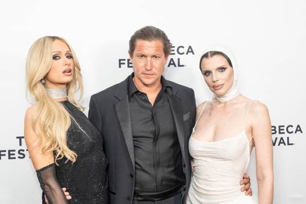 Bilder des Jahres 2025, Entertainment 06 Juni Entertainment Themen der Woche KW23 Sport Bilder des Tages June 7, 2025, New York, New York, USA: Paris Hilton, Vito Schnabel, Julia Fox attend premiere of the movie The Trainer during Tribeca Film Festival at SVA Theatre in New York on June 7, 2025 New York USA - ZUMAr339 20250607_znp_r339_006 Copyright: xLevxRadinx