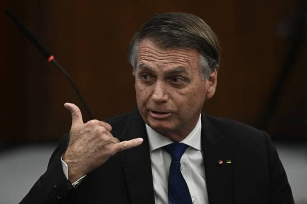 News Themen der Woche KW24 News Bilder des Tages Brazilian Supreme Court judging the participation of those accused of the attempted coup d état in January 2023 BRASILIA, BRAZIL - JUNE 9: Former Brazilian President Jair Bolsonaro gestures during a session of the Brazilian Supreme Court judging the participation of those accused of the attempted coup d etat in January 2023, in Brasilia on June 9, 2025. The defendants in the coup trial of Brazil s far-right former president Jair Bolsonaro began testifying at the Supreme Court on Monday. Bolsonaro, who governed Brazil from 2019 to 2022, will take the stand along with seven co-accused on charges of plotting to overturn the results of the 2022 elections that Bolsonaro lost to leftist President Luiz Inacio Lula da Silva. Mateus Bonomi Anadolu  Copyright: x2025xAnadoluxMateusxBonomix
