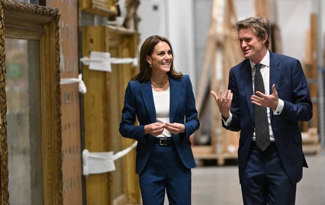 Entertainment Themen der Woche KW24 Entertainment Bilder des Tages Princess of Wales visits V&A East Storehouse in east London, 10 June 2025 London, UK, 10 June 2025: Catherine, The Princess of Wales visits the V&A East Storehouse, a brand-new cultural destination in Queen Elizabeth Olympic Park, Stratford, east London to highlight the importance of creative opportunity and celebrate the joy found in creative expression. Opened on 31 May 2025, V&A East Storehouse reinvents the idea of a museum store and offers free, unprecedented public access to the V&A collections and archives. HRH escorted by Tristram Hunt Director of The V&A., Credit:Eddie Mulholland Avalon UK, Bagshot  Copyright: xEddiexMulhollandx xAvalonx 1009294866