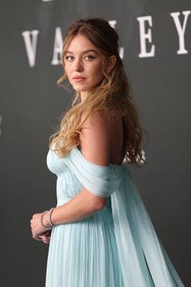 . 10 06 2025. London, United Kingdom. Sydney Sweeney arriving at the Echo Valley premiere in London.  xStephenxLockx xi-Imagesx IIM-26004-0010