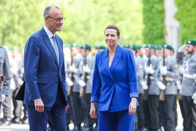 News Themen der Woche KW24 News Bilder des Tages Bundeskanzler Friedrich Merz empfängt die dänische Ministerpräsidentin Mette Frederiksen Berlin, 11.6..2025 Bundeskanzler Friedrich Merz und Ministerpräsidentin Mette Frederiksen bei der Ankunft im Bundeskanzleramt in Berlin Berlin *** Federal Chancellor Friedrich Merz receives Danish Prime Minister Mette Frederiksen Berlin, 11 6 2025 Federal Chancellor Friedrich Merz and Prime Minister Mette Frederiksen on arrival at the Federal Chancellery in Berlin Berlin Copyright: xMatthiasxGränzdörferx