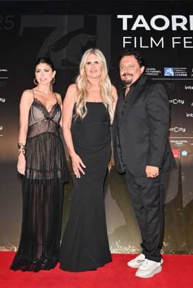 Taormina, 71st Taormina Film Festival 2025 - Day 2, Red Carpet. In the photo: Flora Canto, Enrico Brignano  Copyright: xManuelexMangiarottix xipa-agency.netx xMangiarottix xD avanzox IPA_Agency_IPA58941442