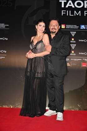 Taormina, 71st Taormina Film Festival 2025 - Day 2, Red Carpet. In the photo: Flora Canto, Enrico Brignano  Copyright: xManuelexMangiarottix xipa-agency.netx xMangiarottix xD avanzox IPA_Agency_IPA58941446