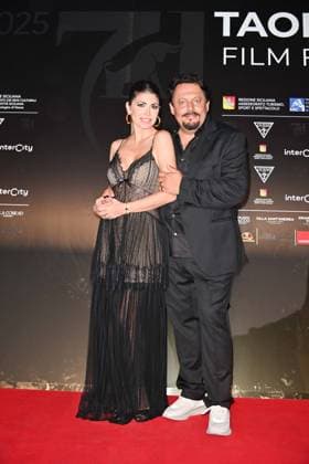Taormina, 71st Taormina Film Festival 2025 - Day 2, Red Carpet. In the photo: Flora Canto, Enrico Brignano  Copyright: xManuelexMangiarottix xipa-agency.netx xMangiarottix xD avanzox IPA_Agency_IPA58941449