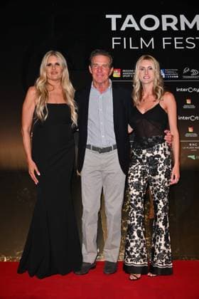Taormina, 71st Taormina Film Festival 2025 - Day 2, Red Carpet. In the photo: Dennis Quaid, Laura Savoie, Tiziana Rocca  Copyright: xManuelexMangiarottix xipa-agency.netx xMangiarottix xD avanzox IPA_Agency_IPA58941511