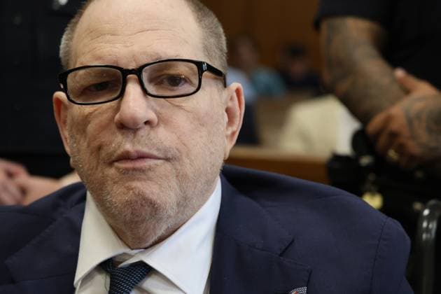 News Themen der Woche KW24 Entertainment Bilder des Tages News Bilder des Tages Former Hollywood film producer Harvey Weinstein appears in Manhattan Criminal Court during his rape and sexual assault re-trial in New York on Thursday, June 12, 2025. The jury found Weinstein guilty on a sex crimes charge on Wednesday, but is resuming deliberations Thursday on charges of raping aspiring actress Jessica Mann in 2013. Pool photo by Jefferson Siegel  WAX20250612908 JeffersonxSiegel