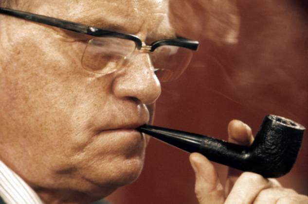 Archivbilder der Woche KW24 Herbert Wehner mit Pfeife, in Nahaufnahme, ernster Gesichtsausdruck. Bonn Nordrhein-Westfalen Deutschland *** Herbert Wehner with Pipe, in Close-up, Ernster Facial expression Bonn North Rhine Westphalia Germany Copyright: xUnitedxArchivesx xSvenxSimonxArchives SVS_94010000060