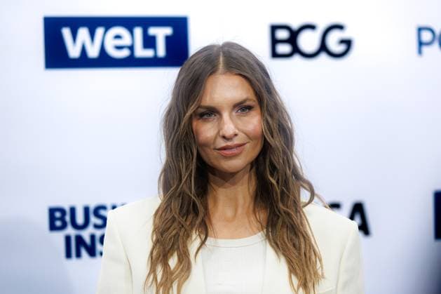 Award - The Power List - Germany s Top 50 Laura Wontorra bei The Power List - Germany s Top 50 im Restaurant Sphere im Fernsehturm am 05.06.2025 in Berlin Copyright: xEventpressxKochanx