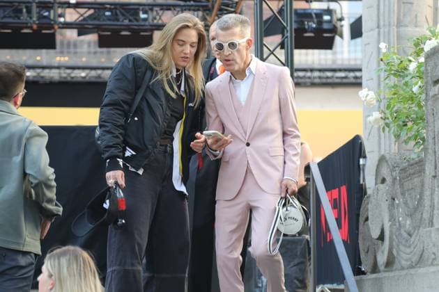 Entertainment Themen der Woche KW24 Special Screening der Netflix-Serie Kaulitz & Kaulitz Teil 2 Berlin, 12.06.2025 Benjamin von Stuckrad-Barre and Greta Hirsch bei der Ankunft zum Special Screening der Netflix-Serie Kaulitz & Kaulitz im Delphi Filmpalast in Berlin Berlin *** Special screening of the Netflix series Kaulitz Kaulitz Part 2 Berlin, 12 06 2025 Benjamin von Stuckrad Barre and Greta Hirsch arriving at the special screening of the Netflix series Kaulitz Kaulitz at the Delphi Filmpalast in Berlin Berlin Copyright: xMatthiasxGränzdörferx