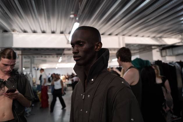 University of Westminster BA Fashion Showcase in London The BA Fashion students from the University of Westminster are presenting their annual graduate show this evening in London. The event opens at 18:30 at Ambika P3, featuring runway presentations that highlight the final-term collections crafted by undergraduates in their final year. Attendees can expect a diverse display of menswear and womenswear, textile innovation, tailoring and experimental design, reflecting each student™s creative identity and technical proficiency. The show aims to mark the culmination of years of academic and practical training, offering observers insight into the next generation of designers entering the industry. ï¿¼ ï¿¼ London England United Kingdom Copyright: xx