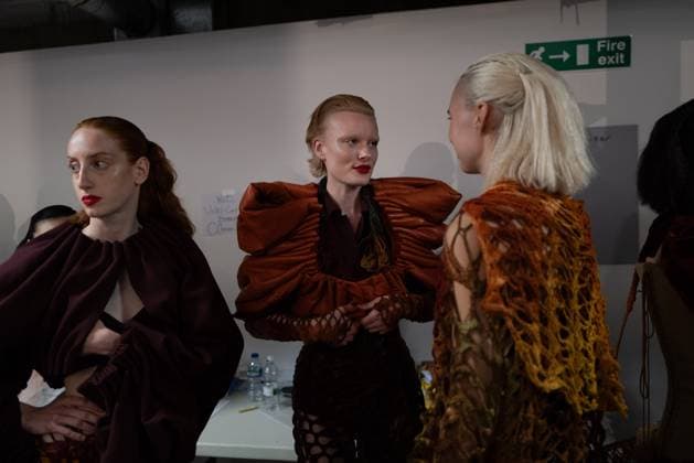 University of Westminster BA Fashion Showcase in London The BA Fashion students from the University of Westminster are presenting their annual graduate show this evening in London. The event opens at 18:30 at Ambika P3, featuring runway presentations that highlight the final-term collections crafted by undergraduates in their final year. Attendees can expect a diverse display of menswear and womenswear, textile innovation, tailoring and experimental design, reflecting each student™s creative identity and technical proficiency. The show aims to mark the culmination of years of academic and practical training, offering observers insight into the next generation of designers entering the industry. ï¿¼ ï¿¼ London England United Kingdom Copyright: xx